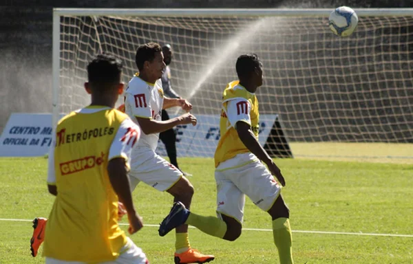 Vitória x Brasiliense: clima de revanche abre Copa Verde para o Jacaré