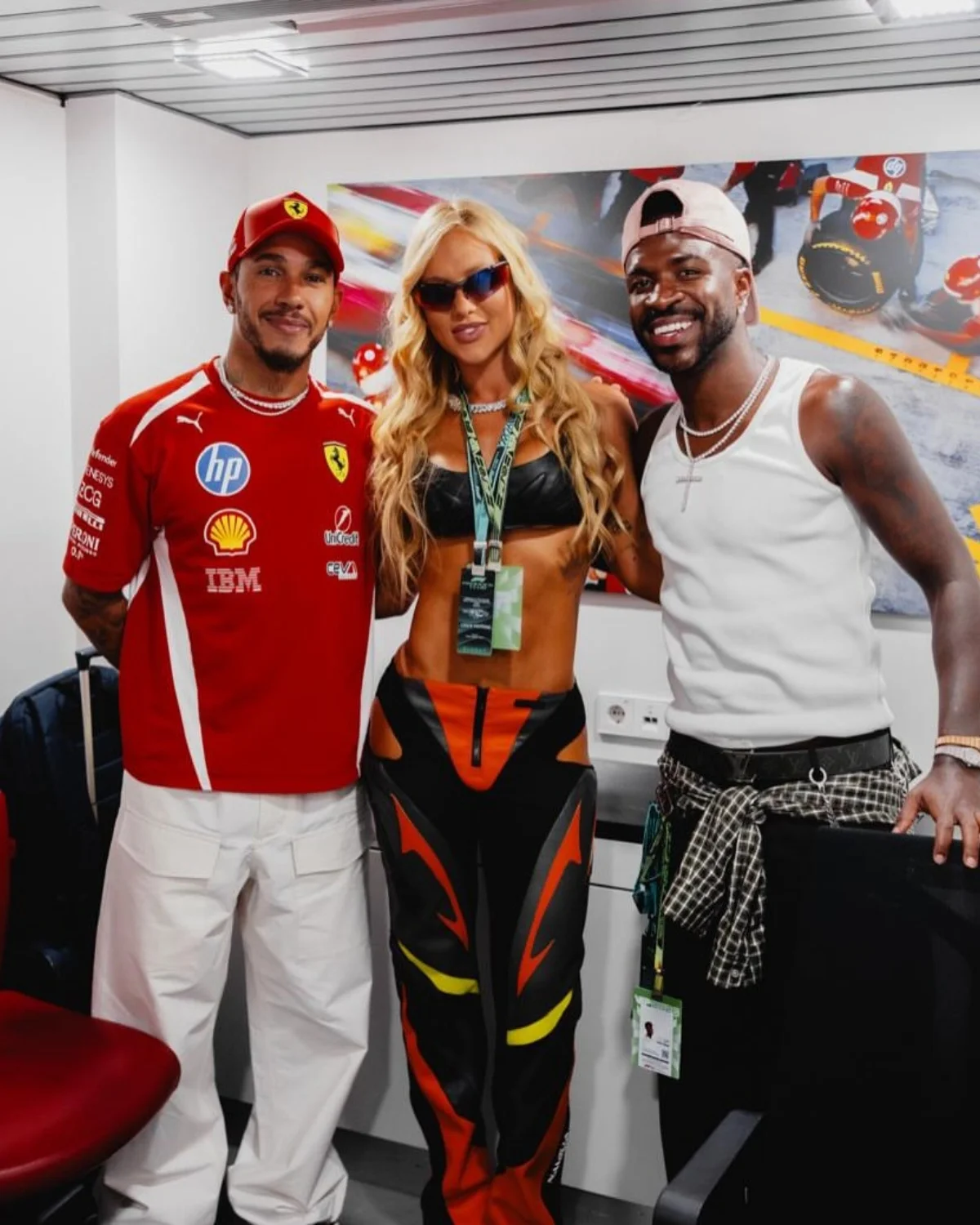 Lewis Hamilton, Virginia Fonseca e Vini Jr. Lewis Hamilton, Virginia Fonseca e Vini Jr.