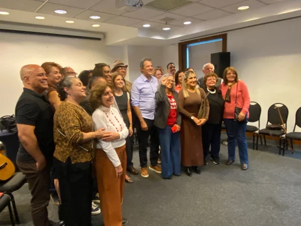 Haddad se reúne com evangélicos em campanha e assina carta de compromisso - destaque galeria