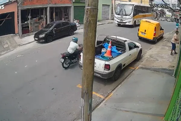 Motociclista morre após ser derrubado e atropelado em Caieiras - Metrópoles