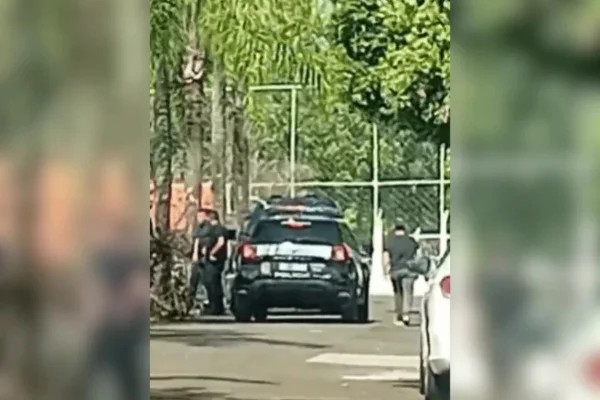 Foto colorida de viatura da Polícia Civil de Cerquilho, interior de São Paulo.