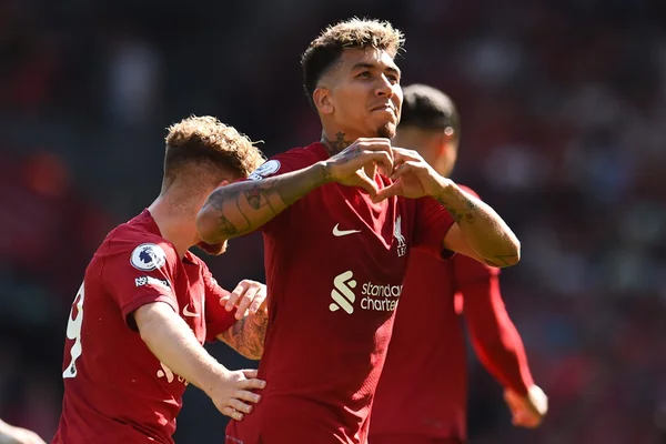 Foto colorida de Roberto Firmino