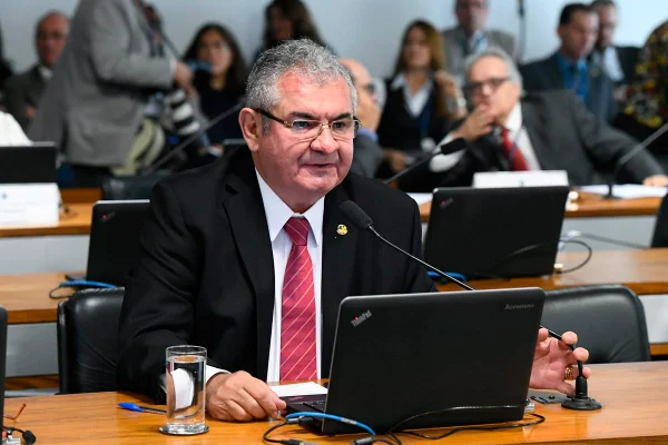 Senador Angelo Coronel