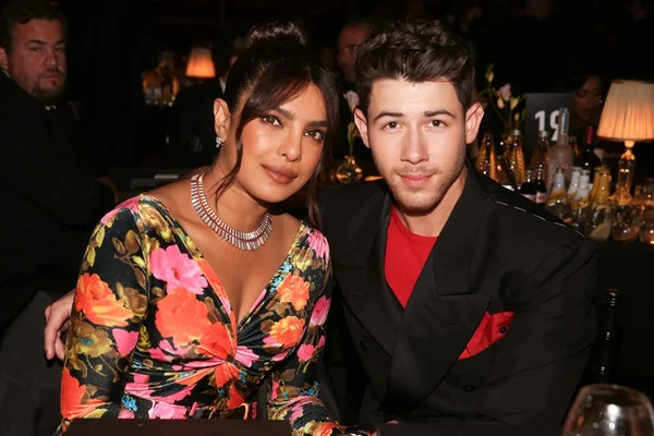 Descubra os segredos de beleza da atriz hollywoodiana Priyanka Chopra