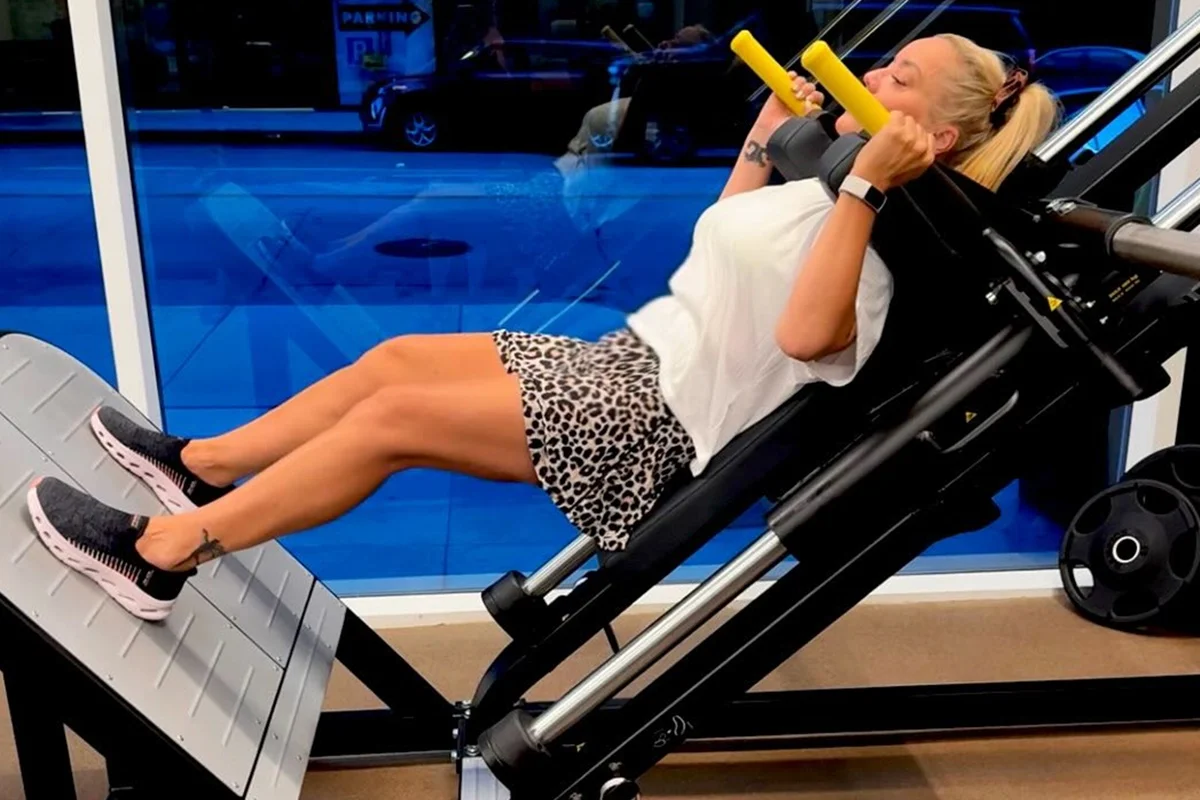 Lucy Davis é clicada durante atividade física Lucy Davis é clicada durante atividade física