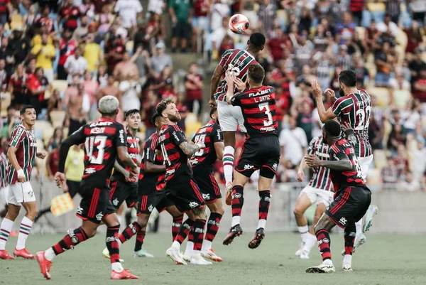 Em empate morno, Fluminense e Flamengo ficam no 0 x 0 no Maracanã