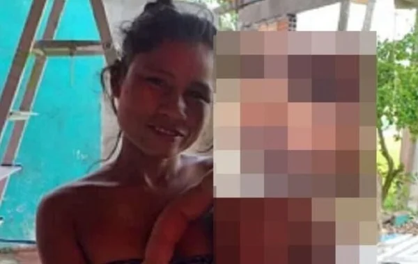 Foto de mulher encontrada morta com faca cravada nas partes íntimas