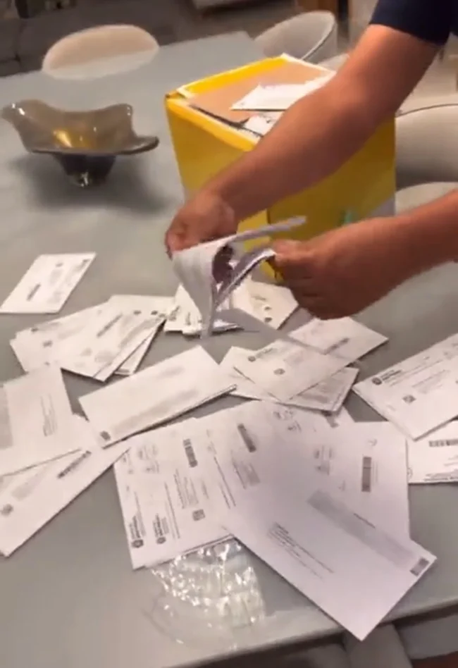 A influenciadora também afirmou que vai descontar as multas de seu pagamento. A influenciadora também afirmou que vai descontar as multas de seu pagamento.