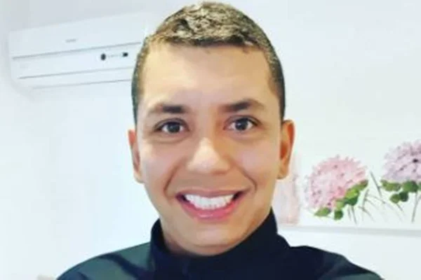 Cenas fortes: policial rodoviário federal é morto em lanchonete. Veja vídeo