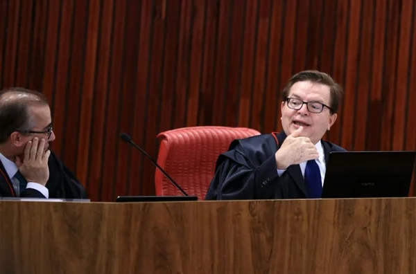 Herman Benjamin diz que colegas ministros invertem a história do TSE