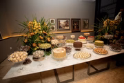 Bolos e doces rechearam a mesa