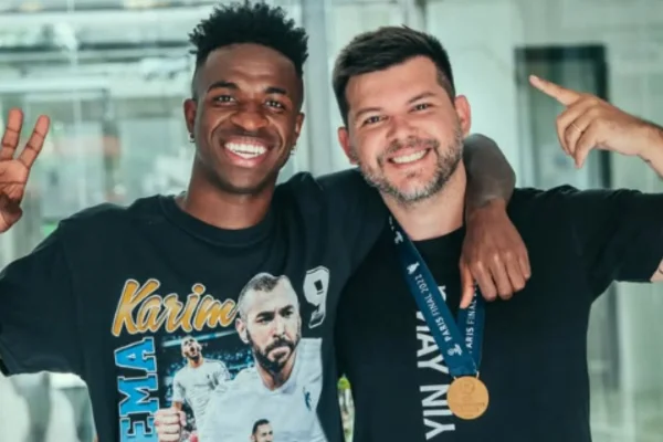 Imagem colorida, Assessor de Vini Jr e Paquetá é baleado em tentativa de assalto no Rio - Metrópoles