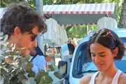 Bruna Marquezine e Shawn Mendes em feira da Barra da Tijuca Bruna Marquezine e Shawn Mendes em feira da Barra da Tijuca