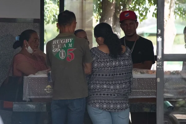 Família de adolescente encontrada morta se despede em Taguatinga