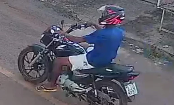 Motociclista suspeito de roubar celulares e bolsas de mulheres é preso no DF