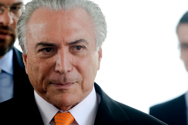 PMDB e PSDB discutem fim da reeleição