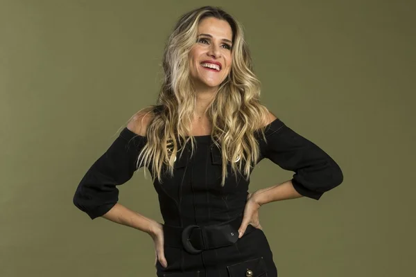 Bom-Sucesso-Silvana-Nolasco-Ingrid-Guimaraes-Joao-Cotta-TV-Globo1