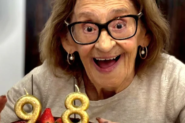 TV Globo anuncia especial em homenagem a Laura Cardoso: "Pioneira" - Metrópoles