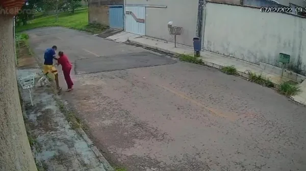 mulher luta contra ladrão de celular no DF
