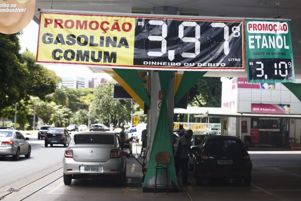 Litro da gasolina baixa para R$ 3,97 no DF. Saiba onde encontrar