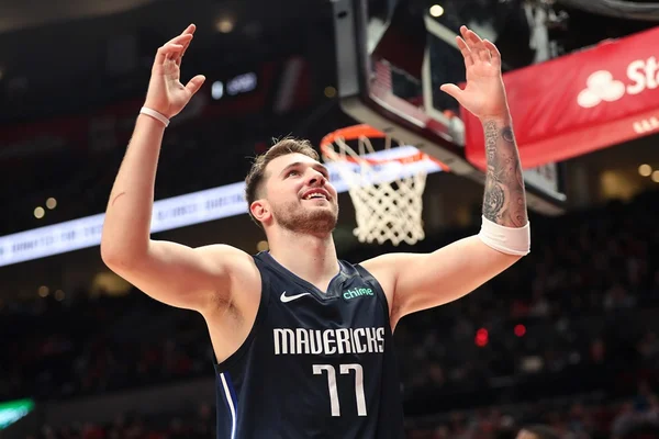 Doncic brilha em noite de novos tributos a Kobe Bryant na NBA