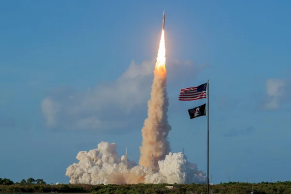 Histórico: lançamento da Artemis II dá certo e missão segue para a Lua