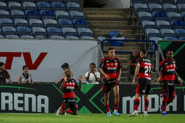 Com gols de Lorran e Wallace Yan, Flamengo vence Lausanne em amistoso