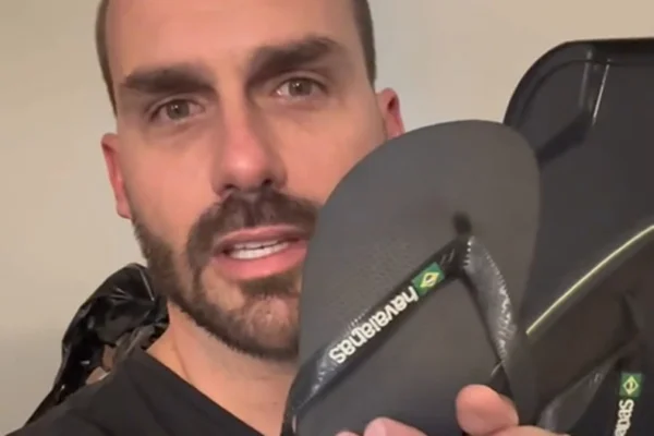 boicote havaianas comercial direita eduardo bolsonaro fernanda torres - metrópoles