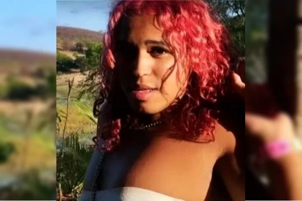Imagem colorida de mulher trans torturada por uma facção - Metrópoles
