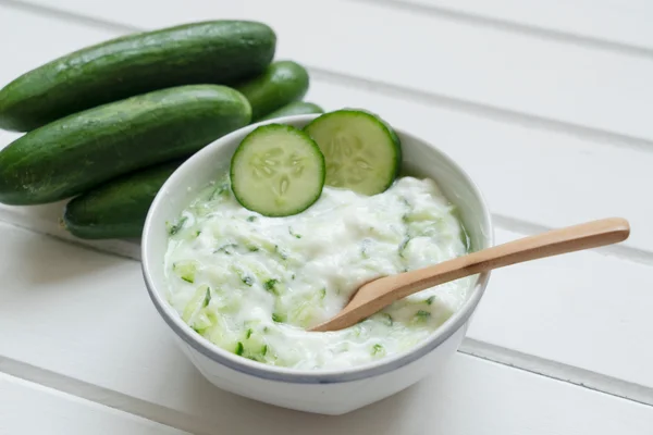 Tzatziki é um molho grego