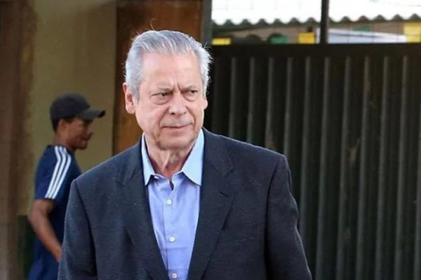 Moro manda alienar quatro imóveis de José Dirceu