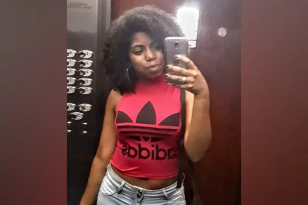 Estudante Ingrid Reis Santos, 21 anos, foi atingida por bala perdida após PM de folga reagir a um assalto a três quadras da Cracolândia