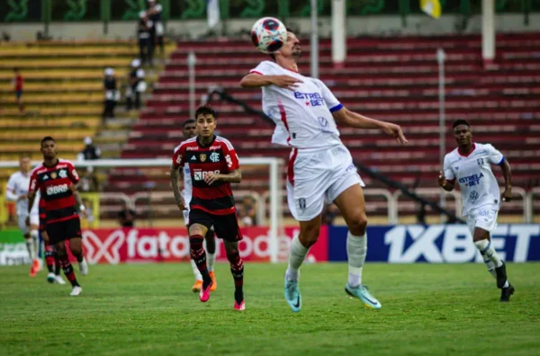 Com time reserva, Flamengo derrota o Resende pelo Carioca