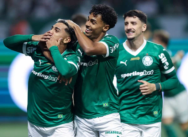 Brasileirão: Palmeiras vence Grêmio e diminui vantagem para o Cruzeiro