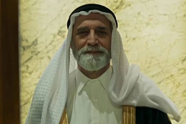 Órfãos da Terra: Aziz tenta matar Jamil e Laila, mas é assassinado