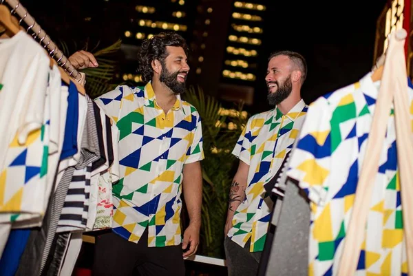 Sócios da Dane-se lançam coleção para a Copa do Mundo no Bar Responsa