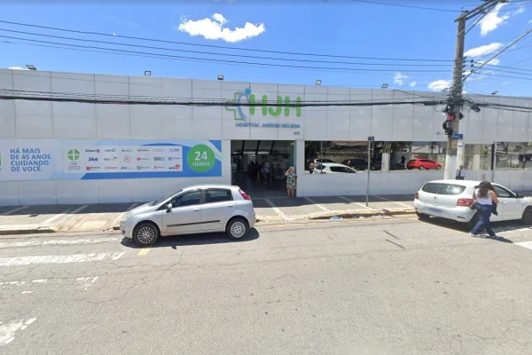Operação cumpre mandados contra falsos médicos suspeitos por 9 mortes