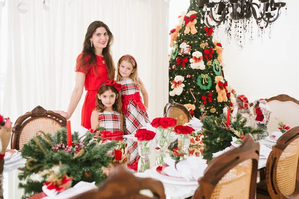 Patrícia Bontempo apresenta decoração de Natal ao “Metrópoles”