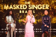 Eliana apresentando a última temporada de The Masked Singer