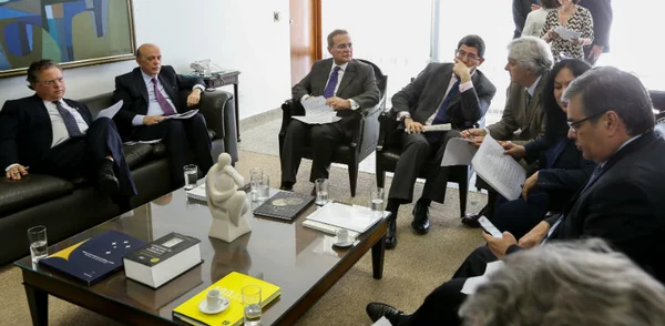 “Temer e Meirelles candidatos pelo MDB? Nem pensar”, diz Calheiros