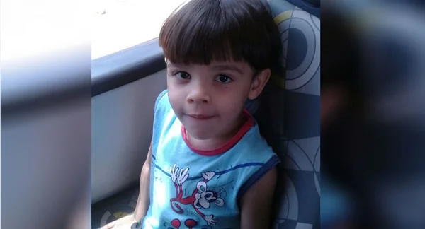 Criança com suspeita de tumor no cérebro espera por atendimento no DF
