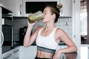 If you want to lose weight, also increase your intake of liquids, such as water, juices and teas.