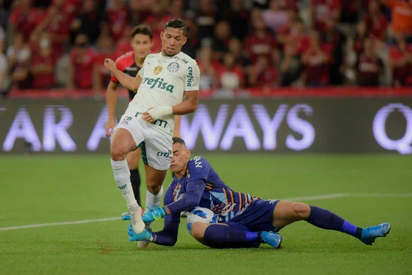 Athletico-PR e Palmeiras empatam por 2 x 2 no jogo de ida da Recopa