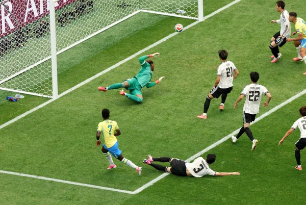 Virada do Brasil no último minuto contra Japão leva web à loucura - destaque galeria