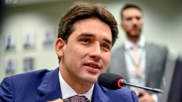 imagem colorida silvio costa filho ministro dos portos e aeroportos