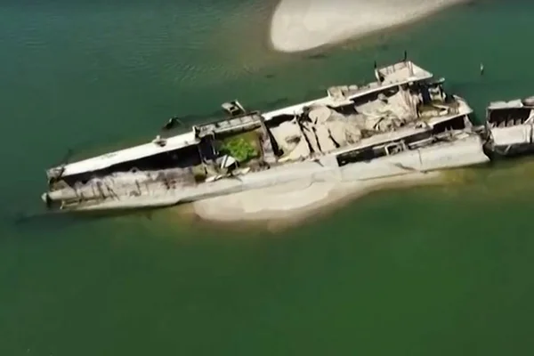 Navios da Segunda Guerra são encontrados após seca de rio na Sérvia