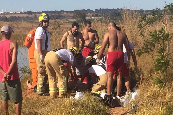 Homem de 43 anos morre afogado em lago no DF