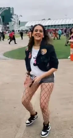 Ela conseguiu patrocínio para ir pro Rock in Rio após sua história viralizar Ela conseguiu patrocínio para ir pro Rock in Rio após sua história viralizar