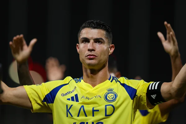 Foto colorida de Cristiano Ronaldo, do Al-Nassr - Metrópoles