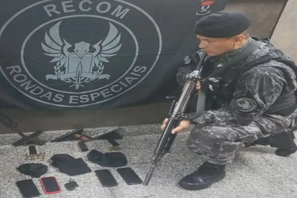 Imagem colorida de aparelhos apreendidos em operação - Metrópoles